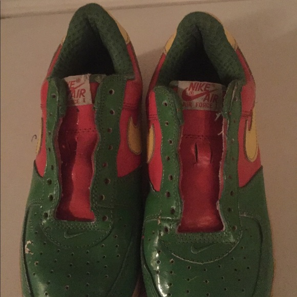 Air Force 1 - Picture 1 of 3